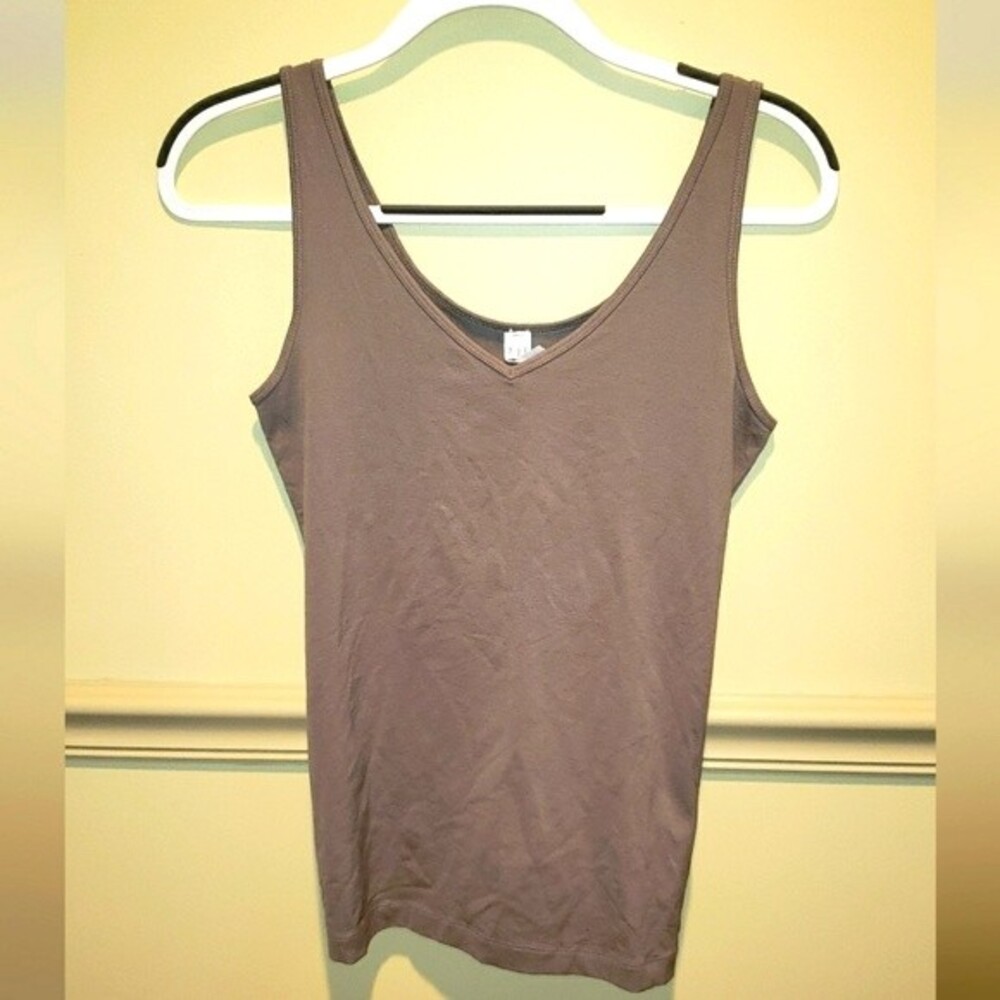 Banana Republic Ladies Reversible Taupe Tank. Size Medium Excellent Condition!